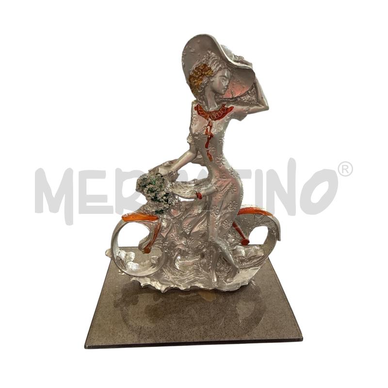 STATUETTA DONNA IN BICI | Mercatino dell'Usato Nichelino via scarrone 1