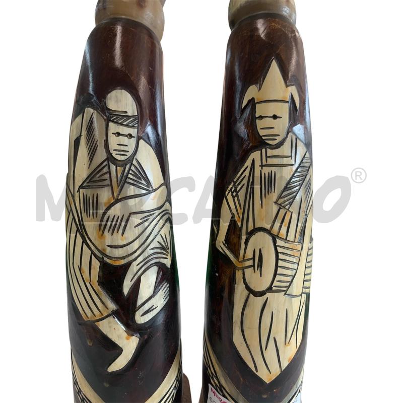 CORNO MANUFATTO AFRICANO CON FIGURE 2 PZ  | Mercatino dell'Usato Leini' 3