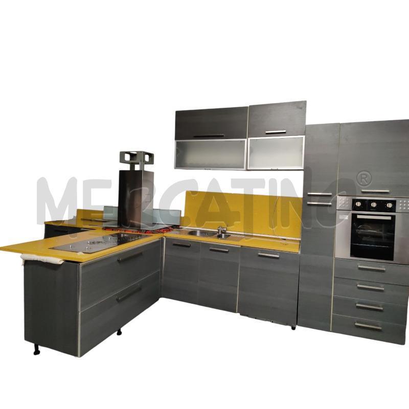CUCINA CON PENISOLA CON ELETTRODOMESTICI | Mercatino dell'Usato Leini' 1