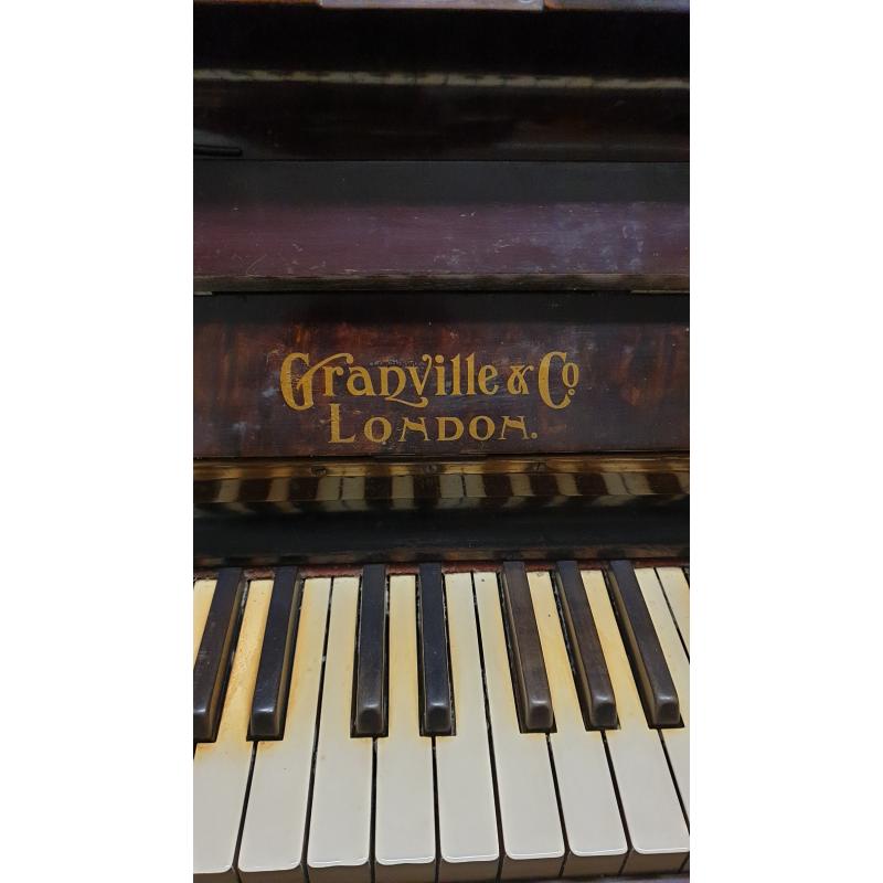 PIANOFORTE VERTICALE GRANVILLE & CO. LONDON DA REVISIONARE  | Mercatino dell'Usato Leini' 2