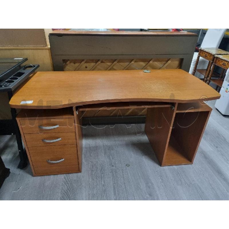 SCRIVANIA IN LEGNO | Mercatino dell'Usato Leini' 1