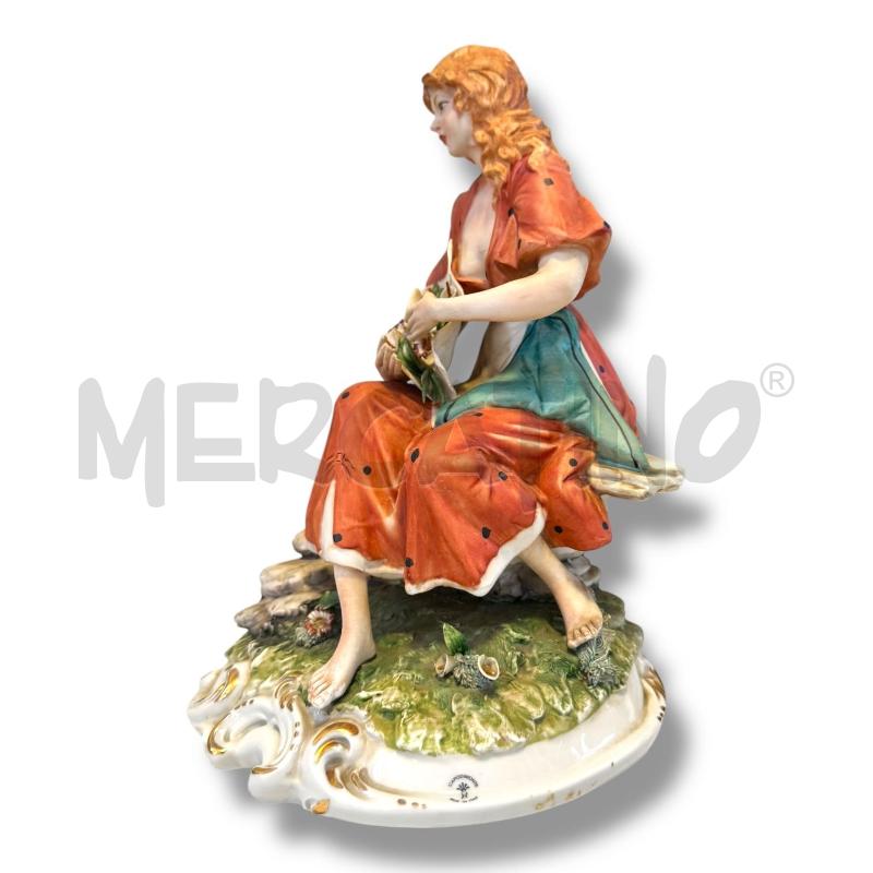 CAPODIMONTE DONZELLA CON FIORI | Mercatino dell'Usato Osasco 2