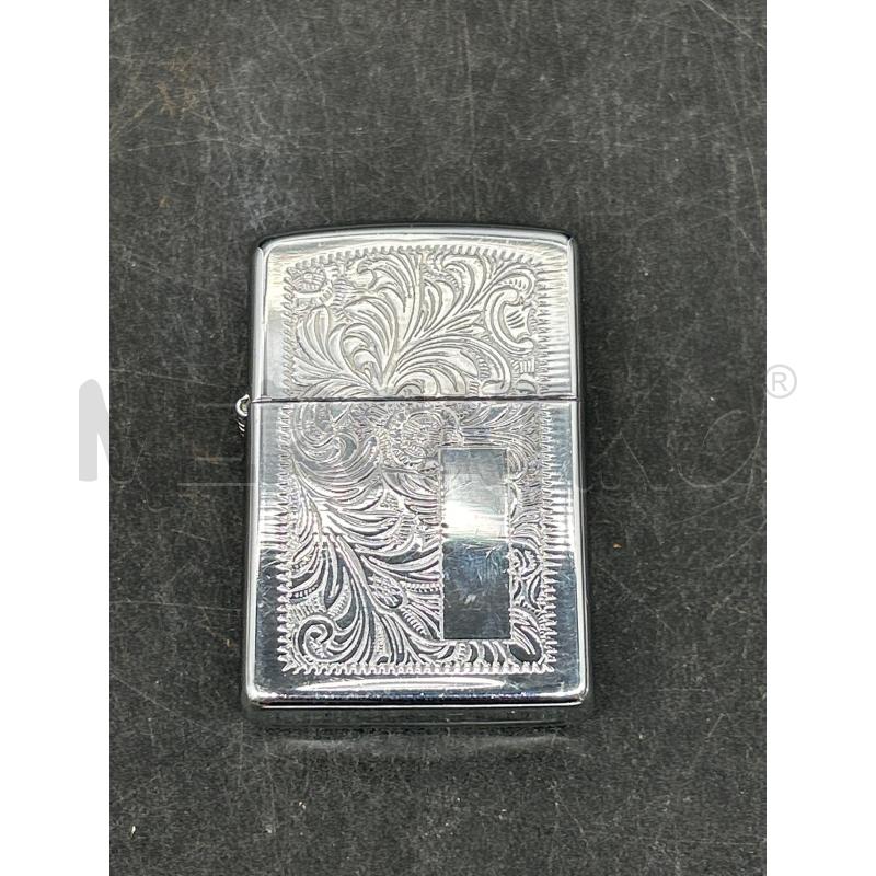 ACCENDINO ZIPPO BRADFORD CON RICAMI | Mercatino dell'Usato Burolo 1