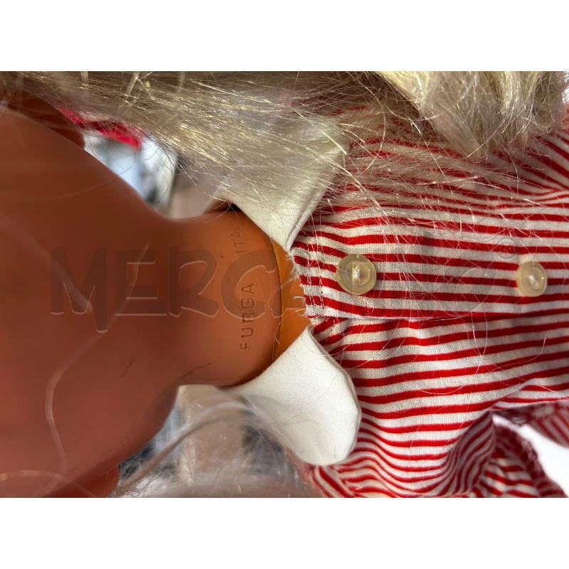 BAMBOLA FURGA CAPELLI BIANCHI VESTITO CON CILIEGE | Mercatino dell'Usato Burolo 3