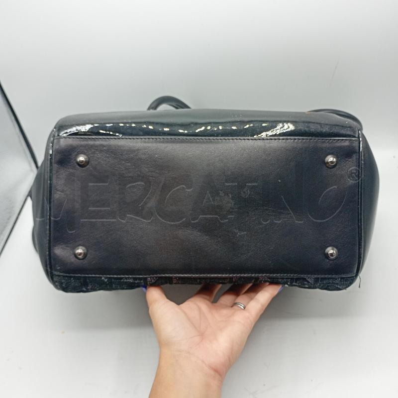 BORSA DONNA LAURA NERA CON RICAMI IN RILIEVO  | Mercatino dell'Usato Burolo 4