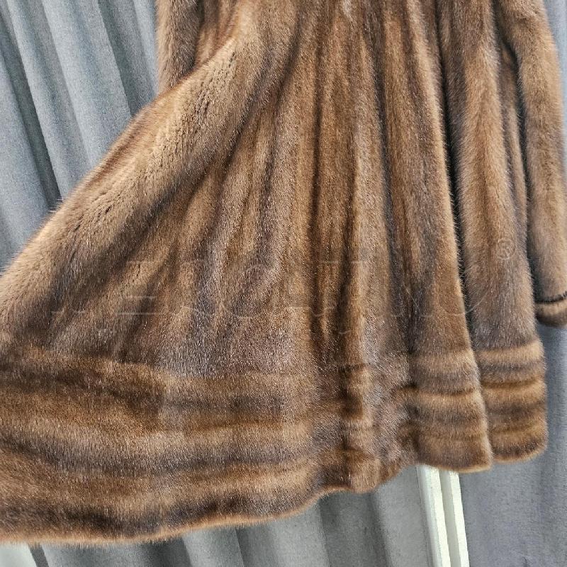 CAPPOTTO-PELLICCIA DONNA  MARRONE MIELE AMBRA CON SFUMATURE DORATE  | Mercatino dell'Usato Burolo 4