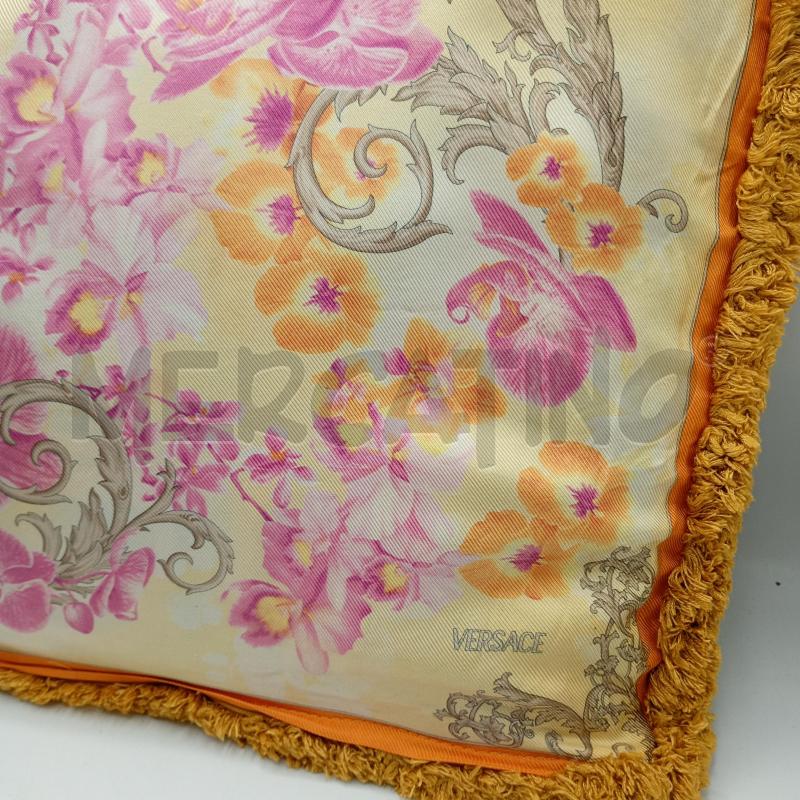 CUSCINO VERSACE ROSA  GIALLO FIORI  | Mercatino dell'Usato Burolo 3