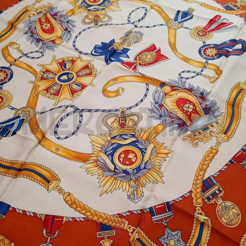FOULARD ISA MARRONE BEIGE MEDAGLIONI REALI | Mercatino dell'Usato Burolo 3