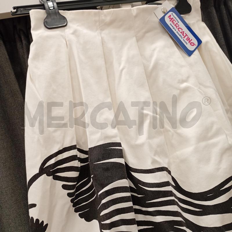 GONNA MOSCHINO BIANCO GEOMETRI NERE FONDO | Mercatino dell'Usato Burolo 3