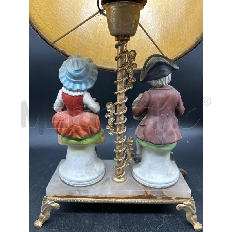 LAMPADA CON STATUINA COPPIA CON ALABASTRO | Mercatino dell'Usato Burolo 3