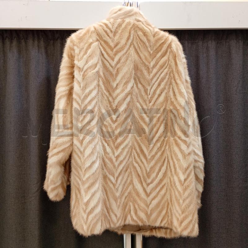 PELLICCIA CREMA E BEIGE  DISEGNO GEOMETRICO A ZIG ZAG | Mercatino dell'Usato Burolo 2