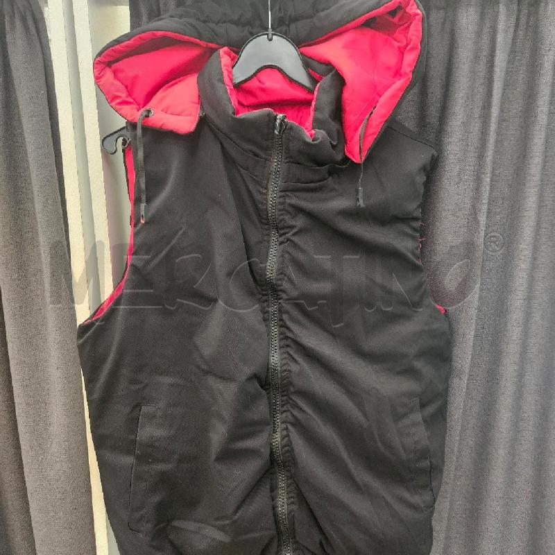 PIUMINO/SMANICAT/CAPPUCCIO REVERSIBILE ROSSO NERO CO | Mercatino dell'Usato Burolo 1