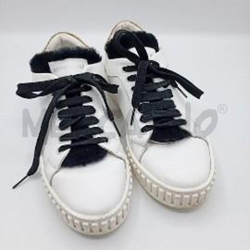 SNEAKERS DONNA BORBONERE BIANCHE PELLICCIOTTO NEROR EMOVIBILE | Mercatino dell'Usato Burolo 1