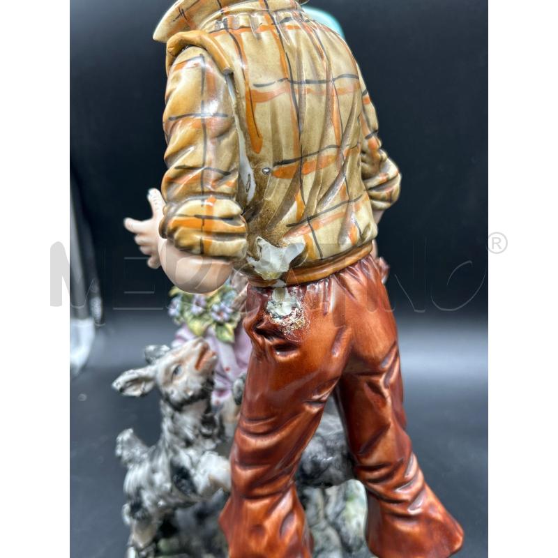 STATUA CAPODIMONTE RAGAZZI CON CAPRETTE CON SCHEGGIATURA | Mercatino dell'Usato Burolo 3