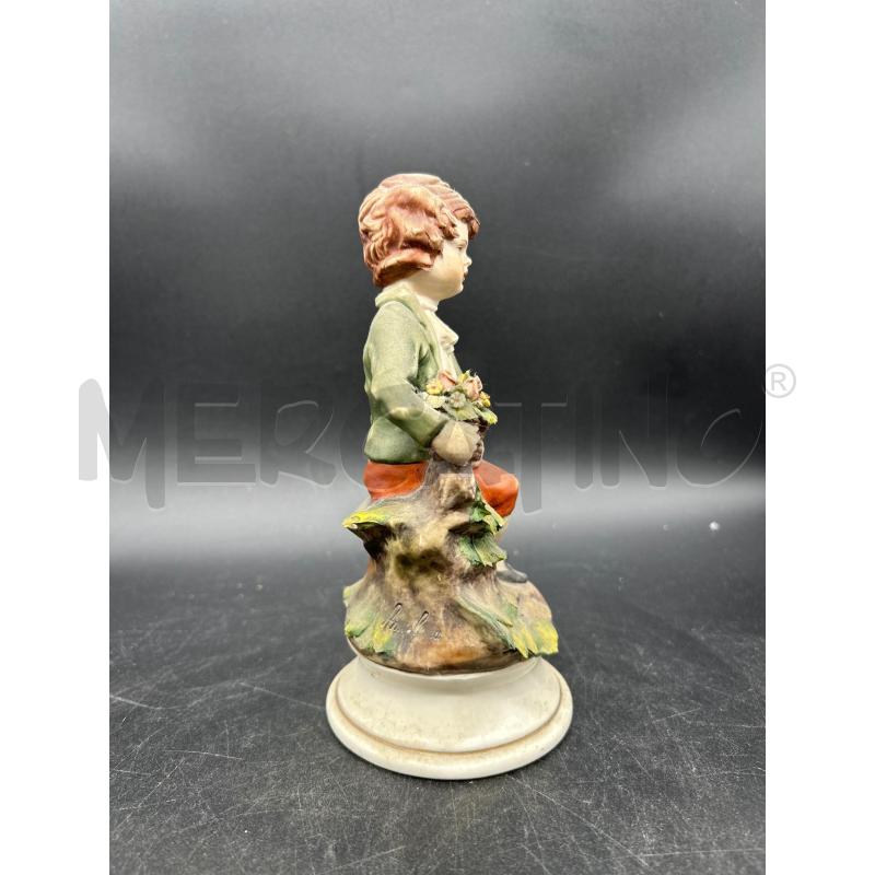 STATUA CAPODIMONTE RAGAZZO CON FIORI | Mercatino dell'Usato Burolo 2