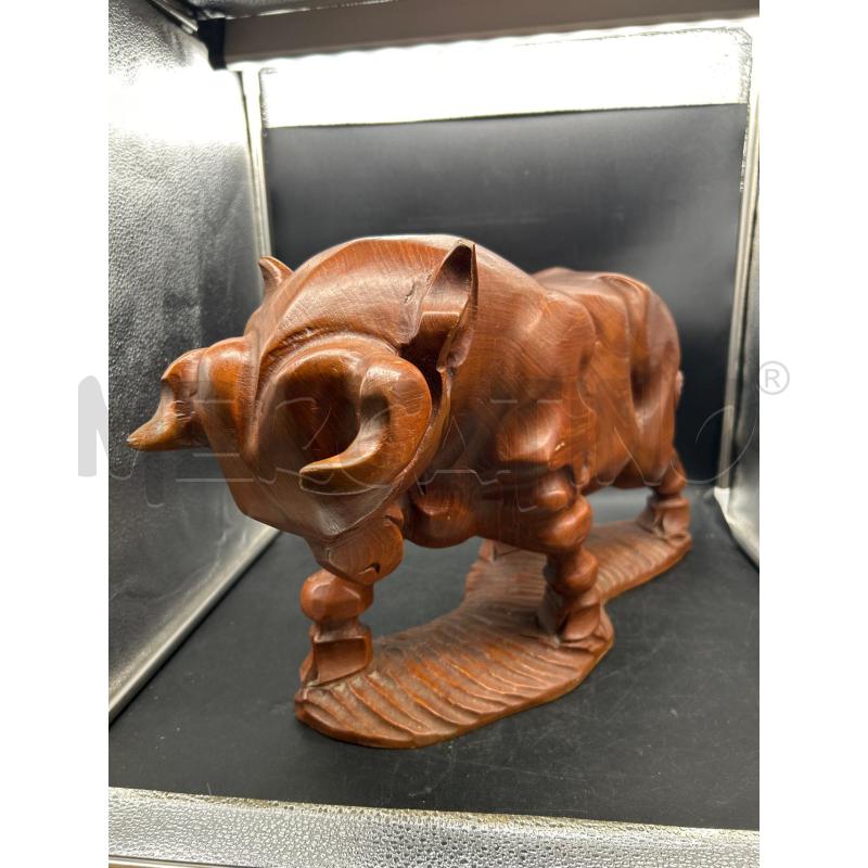 STATUA LEGNO TORO CON PICCOLA SCHEGGIATURA | Mercatino dell'Usato Burolo 1