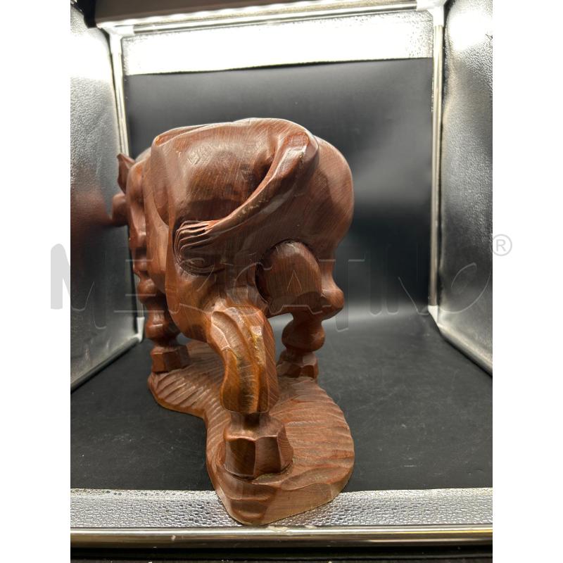 STATUA LEGNO TORO CON PICCOLA SCHEGGIATURA | Mercatino dell'Usato Burolo 3
