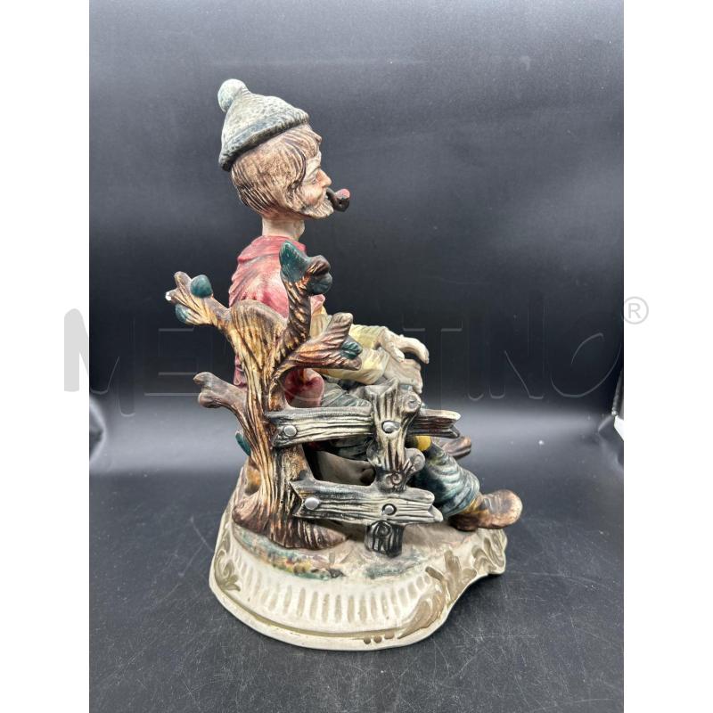 STATUA SIGNORE SEDUTO CON CANE CAPODIMONTE | Mercatino dell'Usato Burolo 2