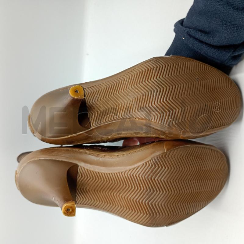 TACCHI CAPEROS ASH MARRONE CUOIO ZIP | Mercatino dell'Usato Burolo 5