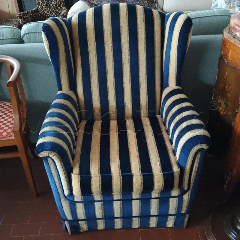 POLTRONA VELLUTO RIGHE MISURE CM 75 X 88 | Mercatino dell'Usato Torino san paolo 1