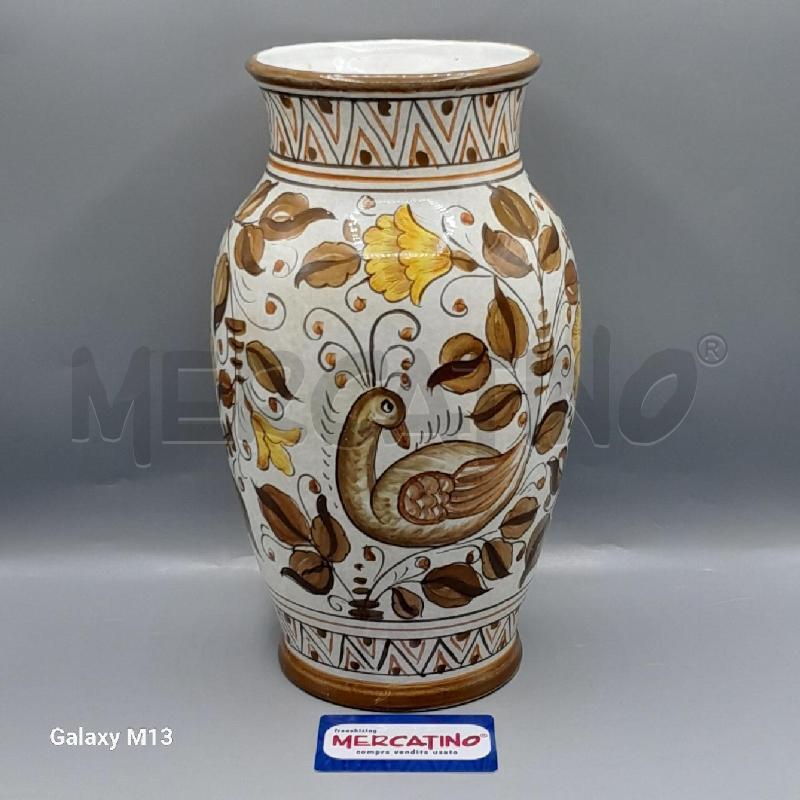 VASO PAVONI FIORI FOGLIE CHIANCIANO BARBETTI CM 33 | Mercatino dell'Usato Torino san paolo 1