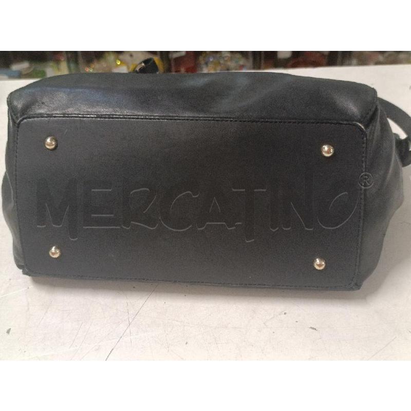 BORSA DONNA DKNY NERO A MANO MORBIDA RETTANGOLARE  | Mercatino dell'Usato Torino nizza 4
