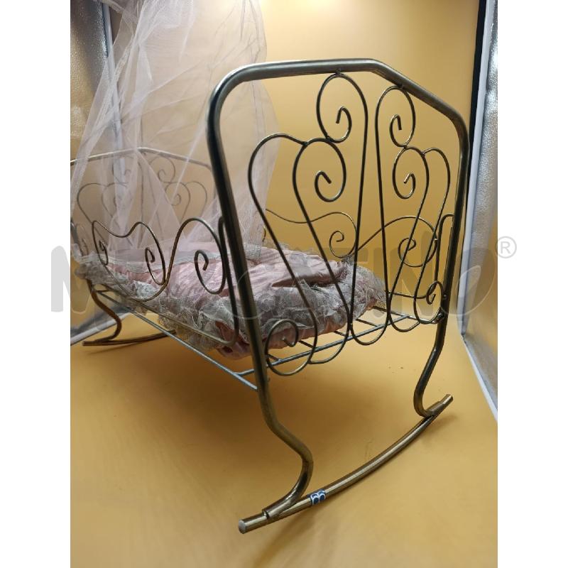 CULLA PER BAMBOLE ANNI 60 METALLO DORATO CON BALDACCHINO | Mercatino dell'Usato Torino nizza 2