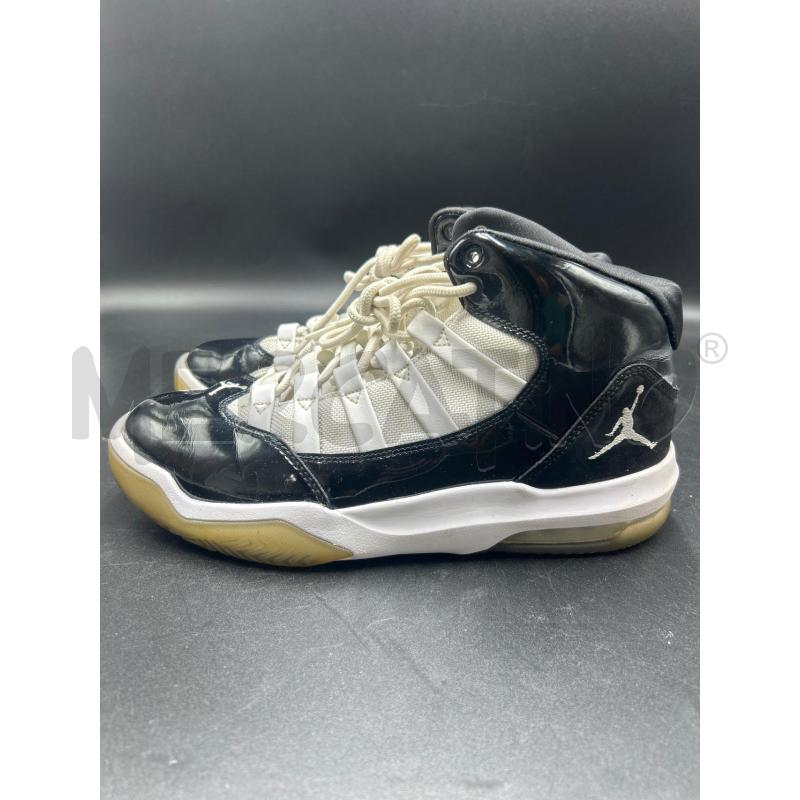 SCARPE UOMO JORDAD NERO E BIANCO  | Mercatino dell'Usato Torino nizza 2