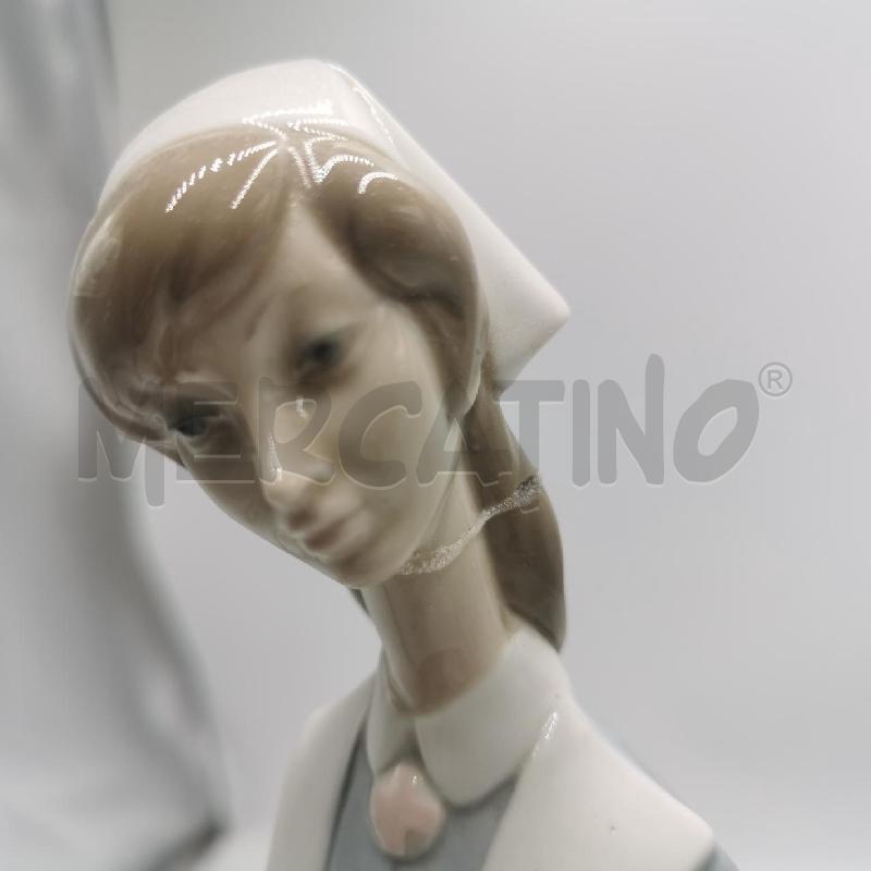 STATUETTA LLADRO INFERMIERA | Mercatino dell'Usato Torino nizza 2