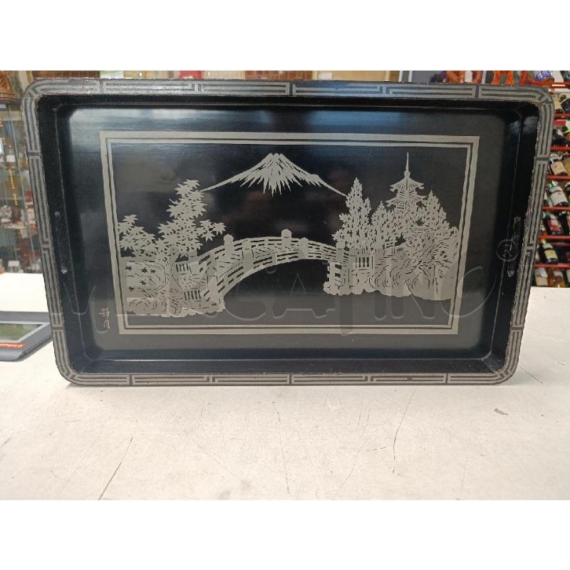 VASSOIO LEGNO GIAPPONESE LACCATO NERO CON DISEGNO | Mercatino dell'Usato Torino nizza 2