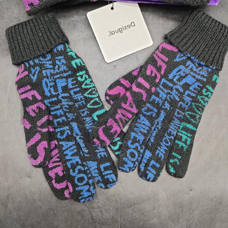 CAPPELLO DONNA +GUANTI DESIGUAL COLL | Mercatino dell'Usato Alpignano 3
