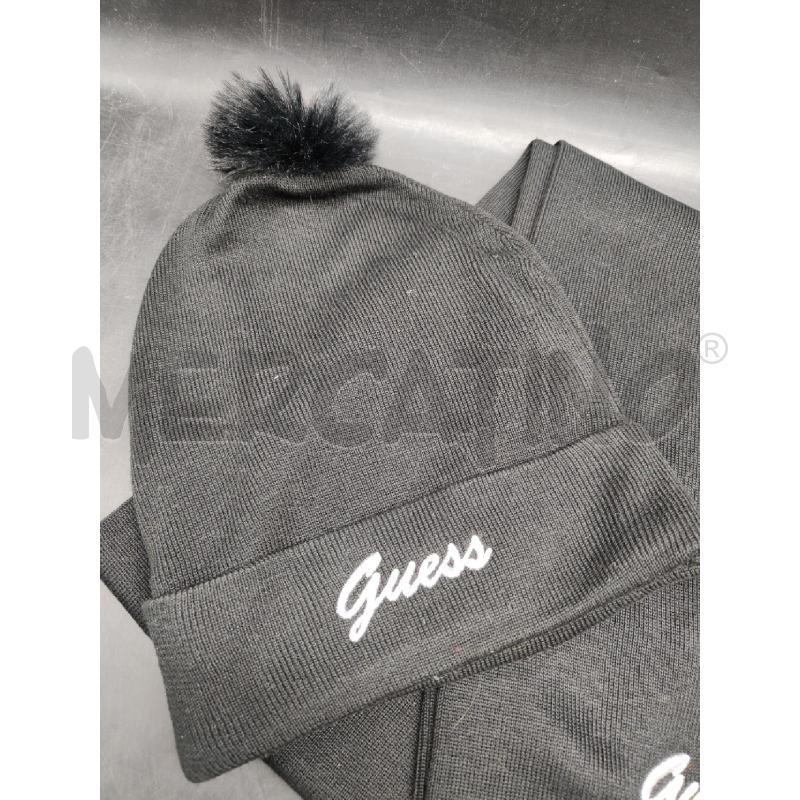 COMPLETO CAPPELLO SCIARPA NR GUESS | Mercatino dell'Usato Alpignano 1