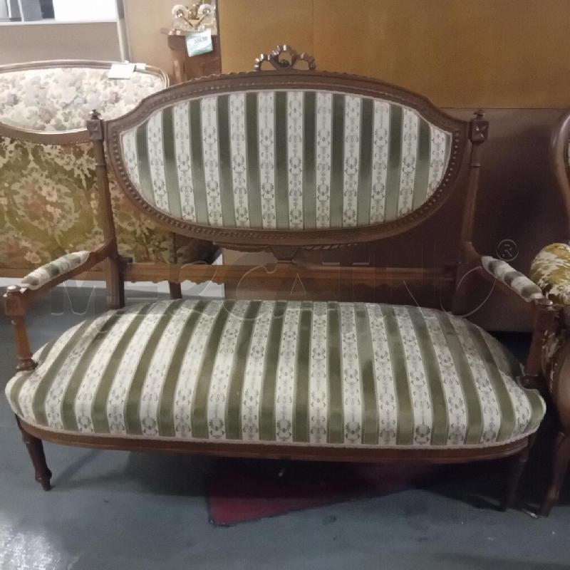 DIVANETTO STILE NEOCLASSICO | Mercatino dell'Usato Alpignano 1