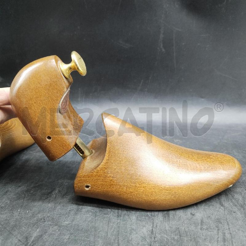 FORMA SCARPE LEGNO PZ 2 TINCATI | Mercatino dell'Usato Alpignano 4