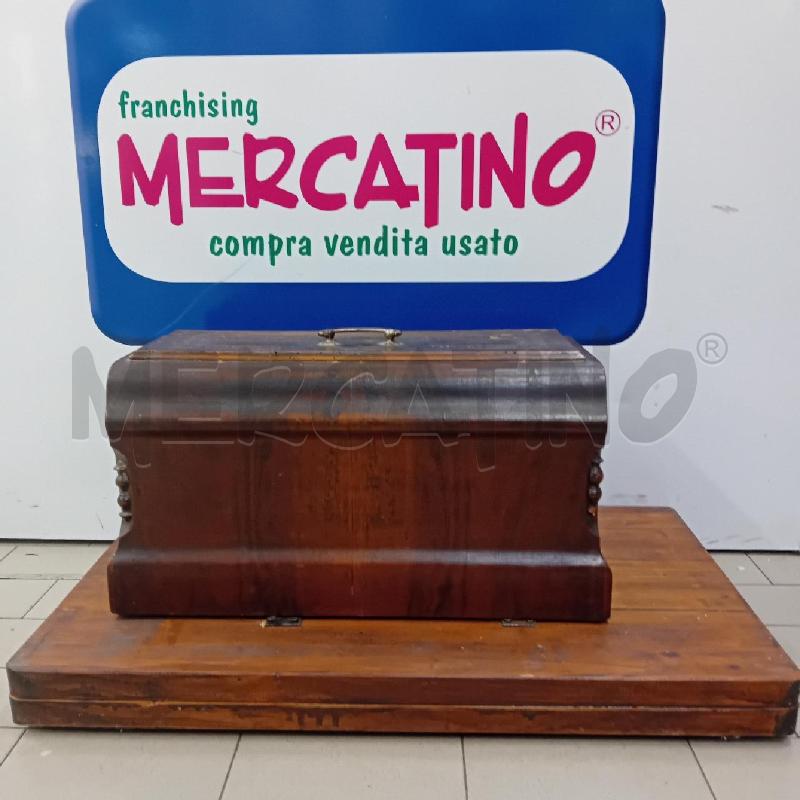 MACCHINA CUCIRE D'EPOCA  | Mercatino dell'Usato Alpignano 1