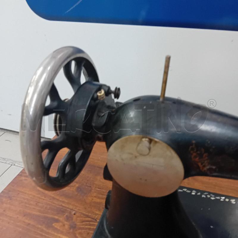 MACCHINA CUCIRE D'EPOCA  | Mercatino dell'Usato Alpignano 4