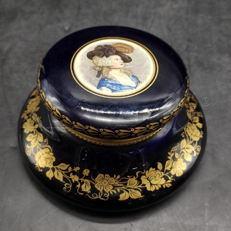 SCATOLA T LIMOGES BLU BUSTO DI DONNA  | Mercatino dell'Usato Alpignano 1