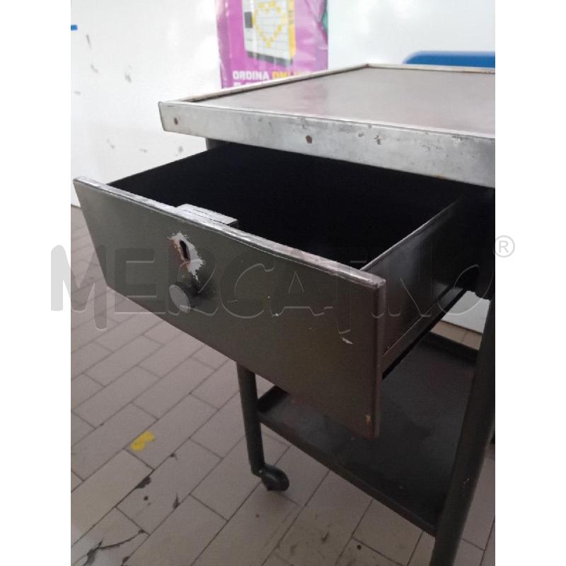 TAVOLINO QUADRATO MET CASSETTO | Mercatino dell'Usato Alpignano 3