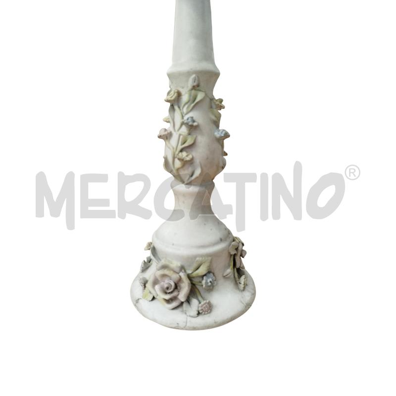 LAMPADA DA TAVOLO DIFETTATA FIORI IN RILIEVO | Mercatino dell'Usato Chieri 3