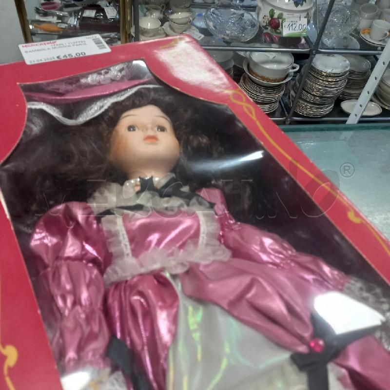 BAMBOLA MUNDIA PARIS  | Mercatino dell'Usato Moncalieri - fr. moriondo 3