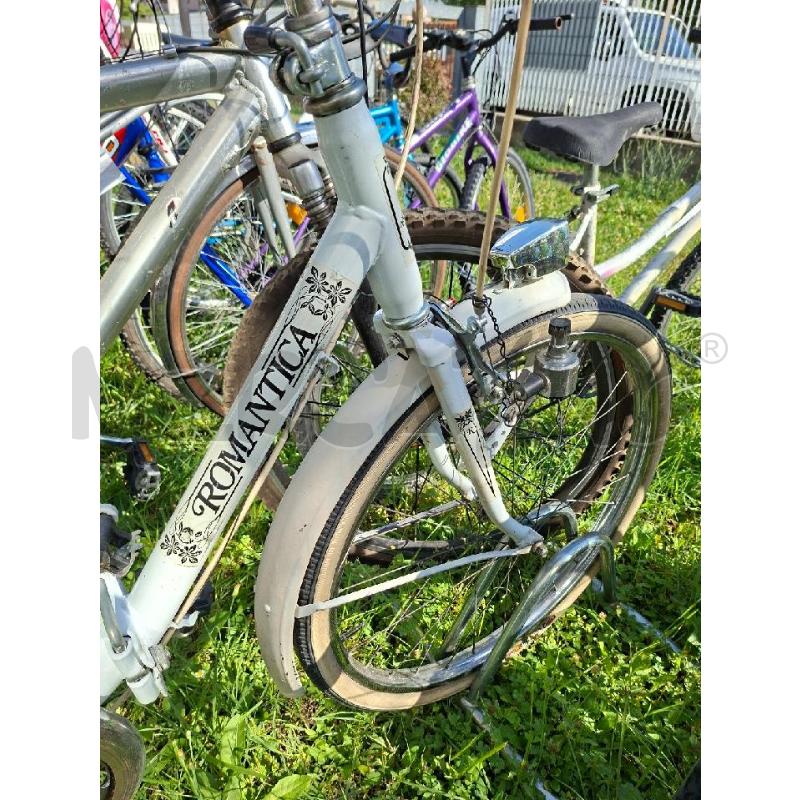 BICICLETTA GRAZIELLA BIANCA ROMANTICA | Mercatino dell'Usato Moncalieri - fr. moriondo 2