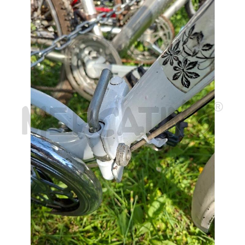 BICICLETTA GRAZIELLA BIANCA ROMANTICA | Mercatino dell'Usato Moncalieri - fr. moriondo 4