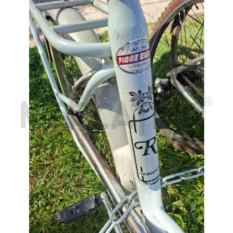 BICICLETTA GRAZIELLA BIANCA ROMANTICA | Mercatino dell'Usato Moncalieri - fr. moriondo 5