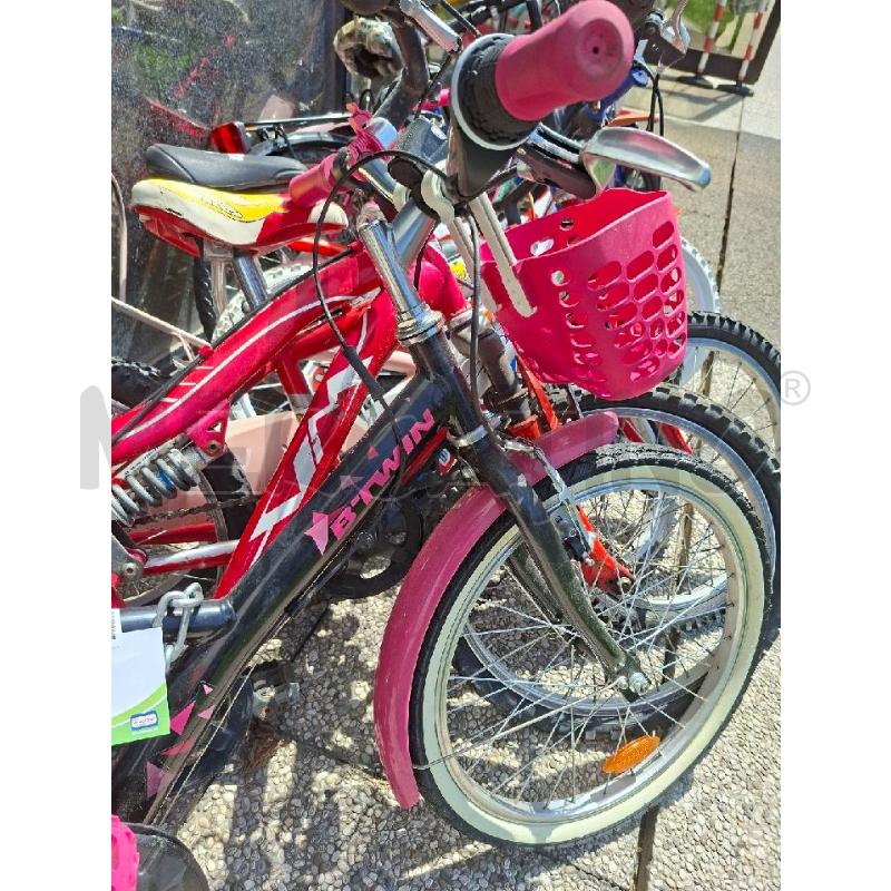 BICICLETTINA BAMBINA ROSA BTWIN  | Mercatino dell'Usato Moncalieri - fr. moriondo 2