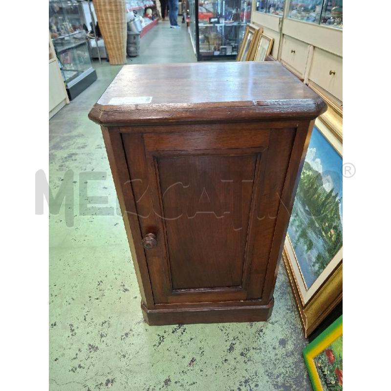 COMODINO LEGNO 1 CASSETO 1 ANTA | Mercatino dell'Usato Moncalieri - fr. moriondo 1