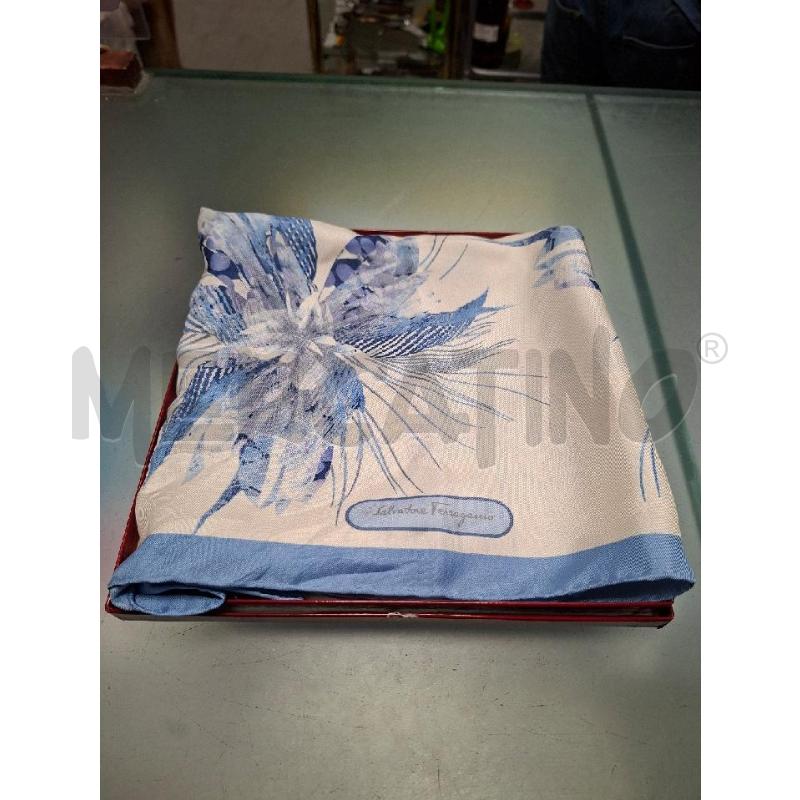 FOULARD FIORI AZZURRI SALVATORE FERRAGAMO | Mercatino dell'Usato Moncalieri - fr. moriondo 2
