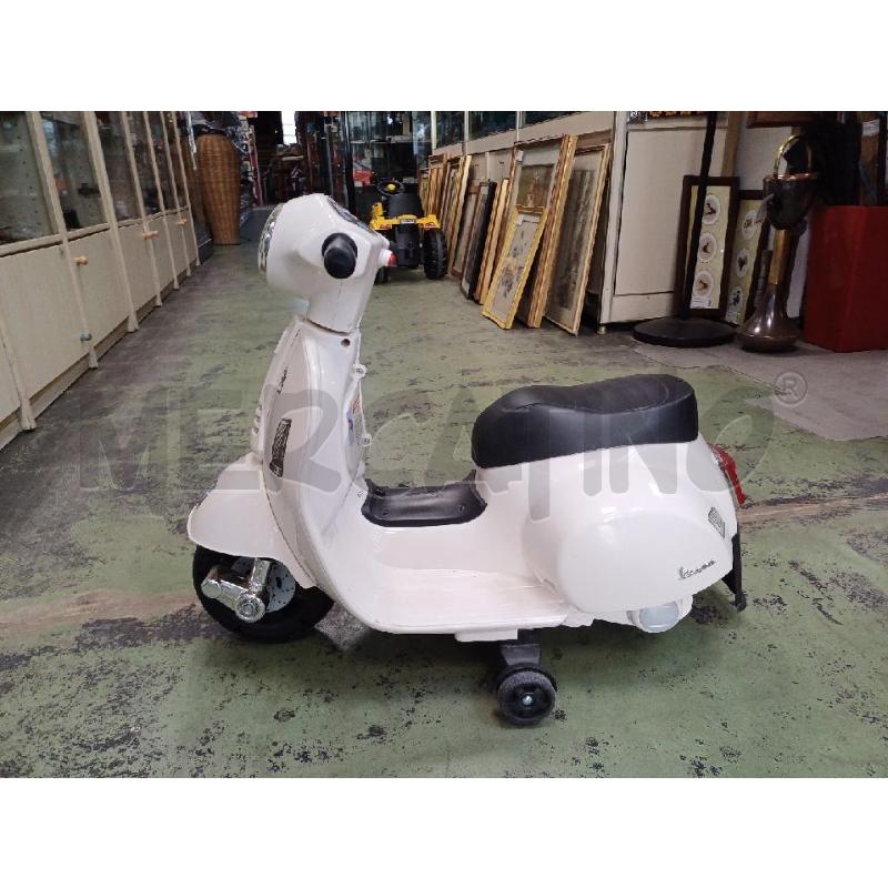 GIOCO VESPA BIANCA PIAGGIO | Mercatino dell'Usato Moncalieri - fr. moriondo 1