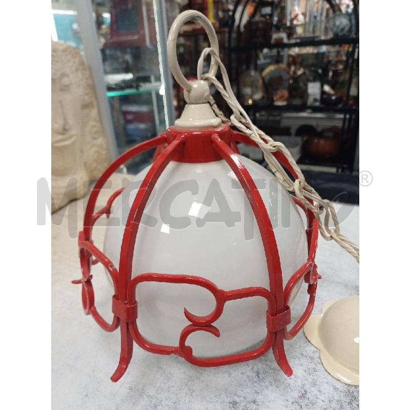 LAMPADARIO FERRO ROSSO BOCCIA BIANCA  | Mercatino dell'Usato Moncalieri - fr. moriondo 1