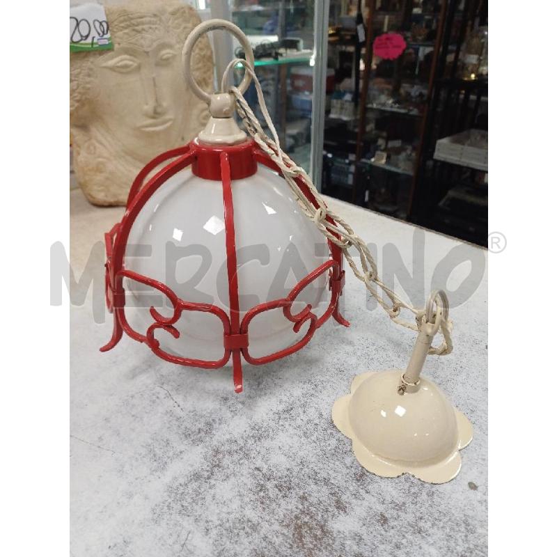 LAMPADARIO FERRO ROSSO BOCCIA BIANCA  | Mercatino dell'Usato Moncalieri - fr. moriondo 1