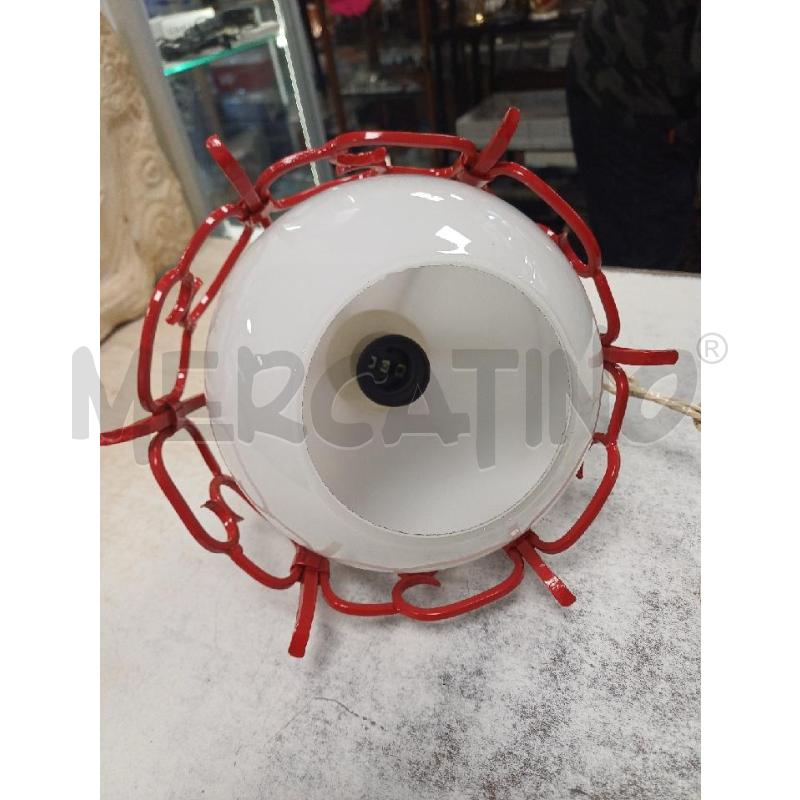 LAMPADARIO FERRO ROSSO BOCCIA BIANCA  | Mercatino dell'Usato Moncalieri - fr. moriondo 3